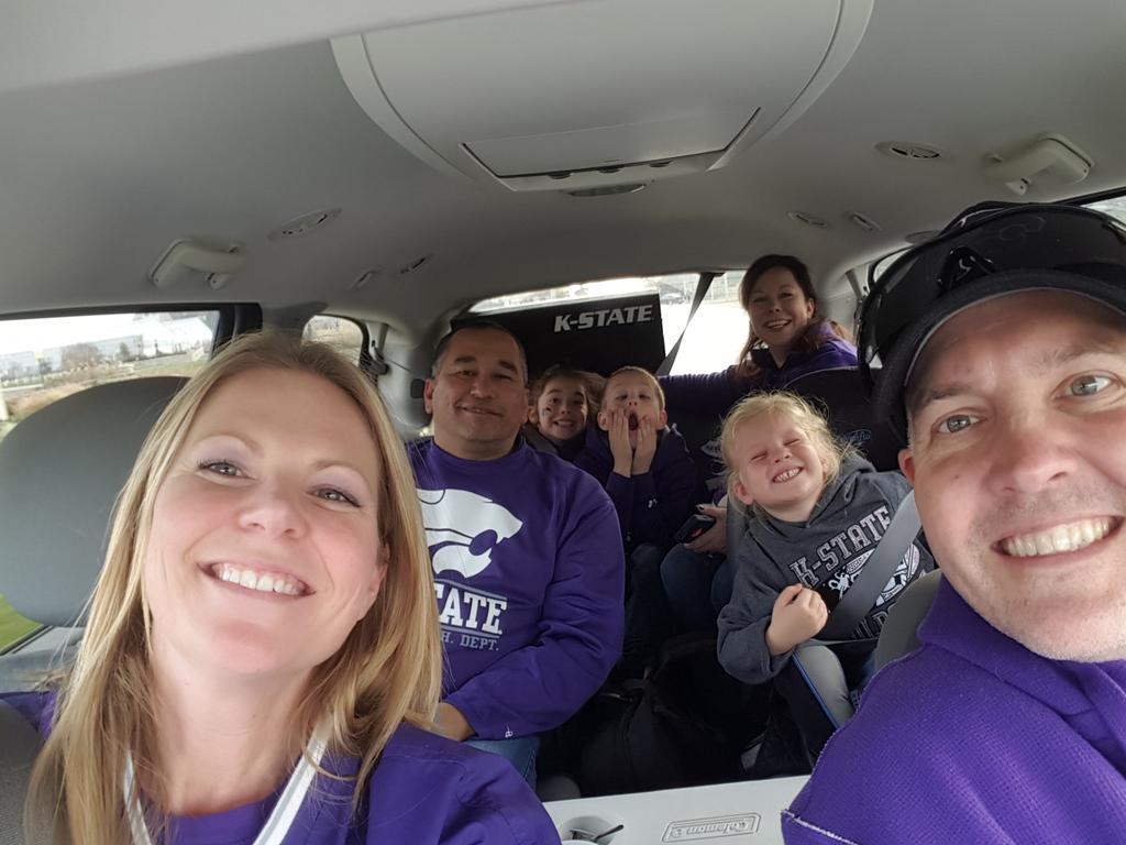 Shelleysbling's tweet photo. Go Cats!#kstategameday https://t.co/W0V3vUOTym
