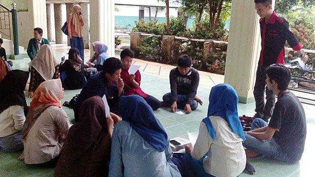 UMI_UNITY's tweet photo. Ini salah satu program dari kami #EnglishMeetUp #UNITY https://t.co/khiPOtBv7E