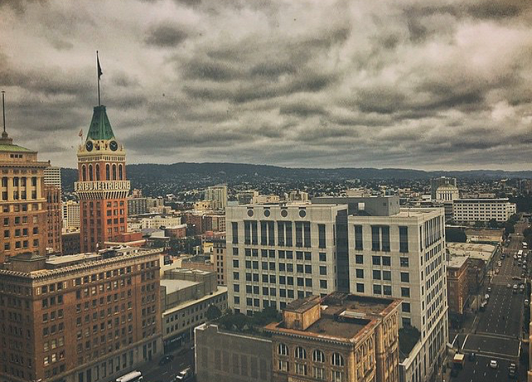 LittleGiant_IC's tweet photo. Amazing shot by @picoakland. #Inspiration #oaklandpics #oakland #weloveoakland #oaklandlocal https://t.co/IwVr1QtvKW