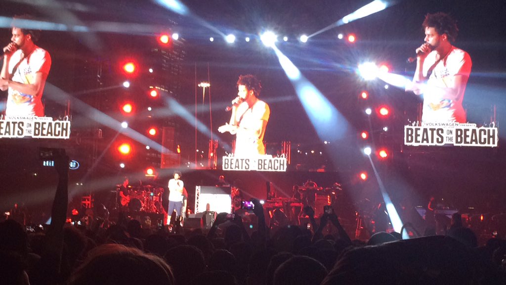 KojiBlack's tweet photo. #j.cole #jcole #ADconcert https://t.co/k2CUjU8ylZ