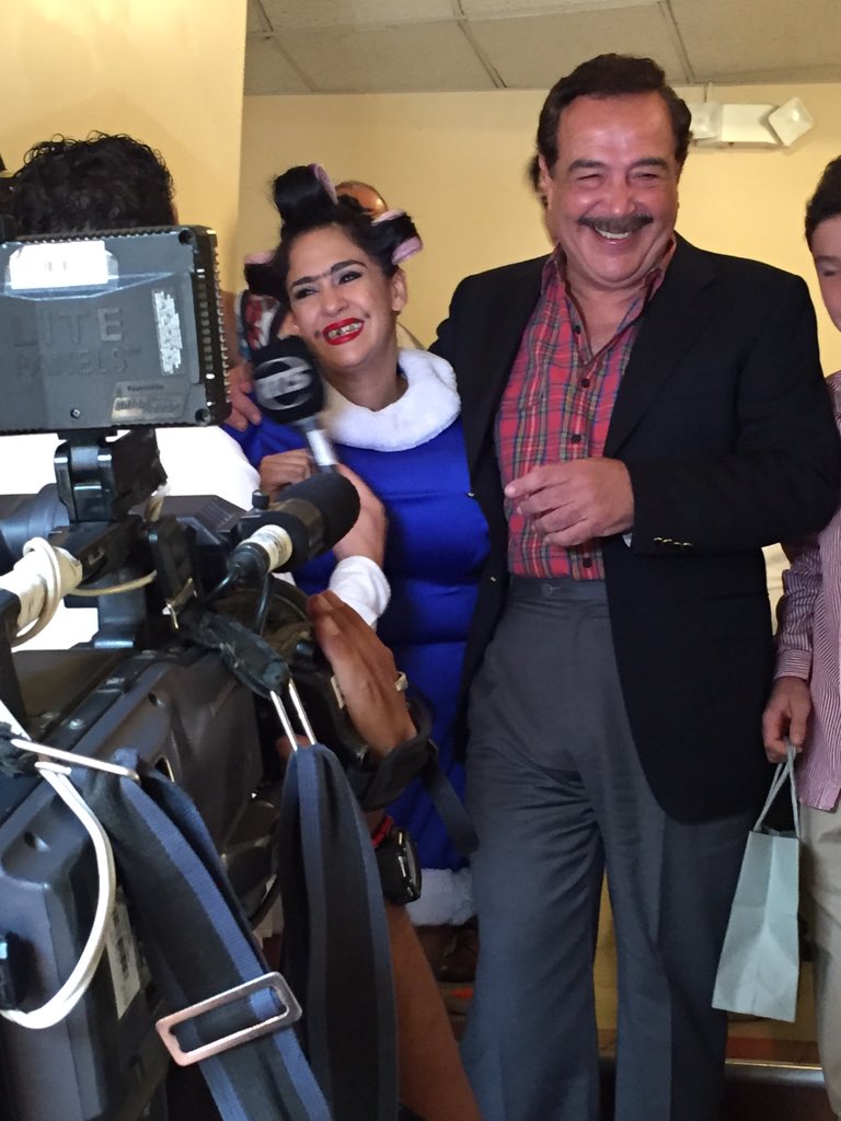 MOFLETV's tweet image. Aquí con Mi JAMES en la #TELETON2015