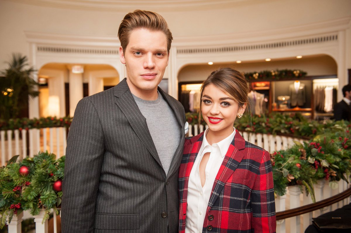 SHuntersSpain's tweet photo. Nuevas fotos de Dom y Sarah Hyland en GQ x Brooks Brothers: Toast Men of Style https://t.co/yDrr7Qsm2K