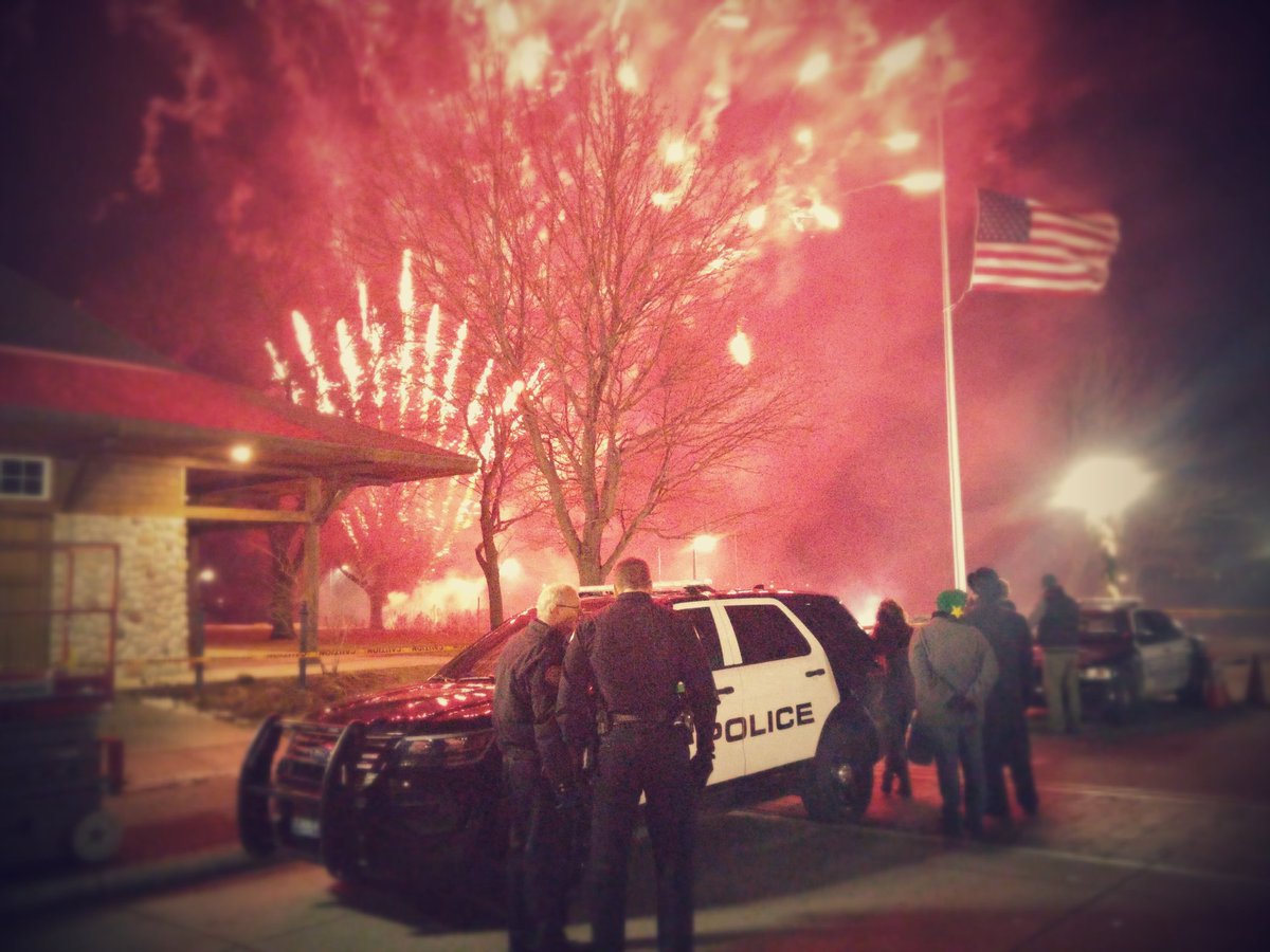 therealhobble's tweet photo. What's more #American than fireworks in December for a holiday #Christmas parade? https://t.co/hC8wWHdxXz