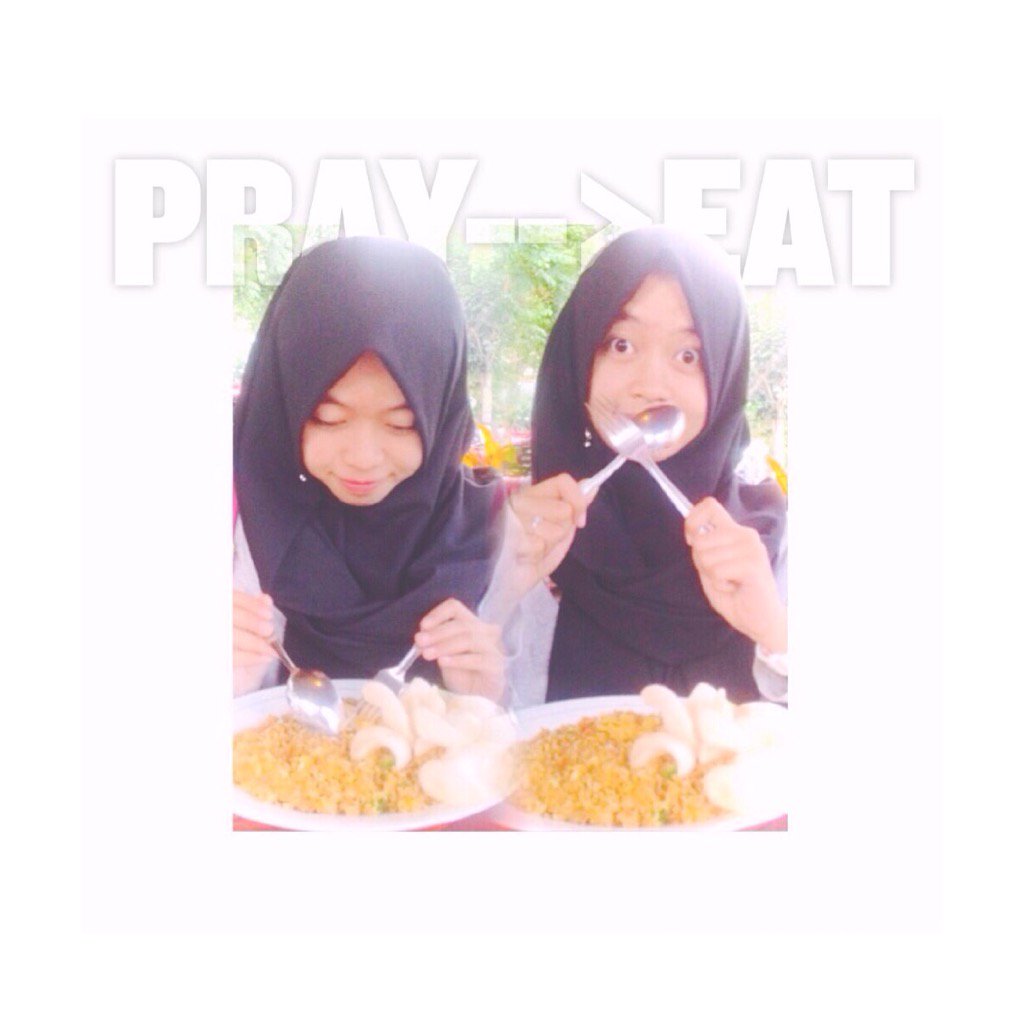 Breakfast first 🍛🍴
'
📷 by my love