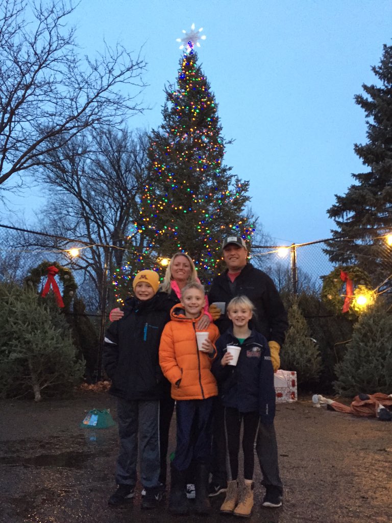 hicmensclub's tweet image. Great Christmas trees and an even better experience @NativityTreeLot Buy local!  #4thekids