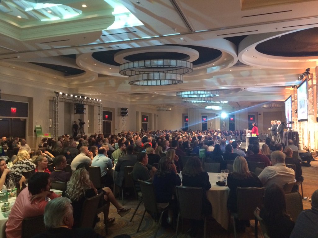 BussiereDavid's tweet photo. #QCTCD  .... And it comes to a close. 😕. It's party time ! https://t.co/7py4hhM1Bs