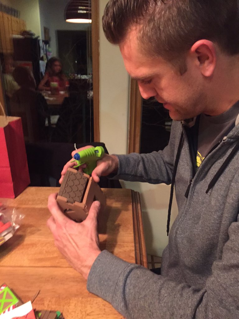 MisterBHolmes's tweet photo. Hot glue gun=Biggest-Win-Ever!!! Christmas fun with the kiddos and friend! @targettiff @HvidingB @kcernz https://t.co/kVe9W1xfLy