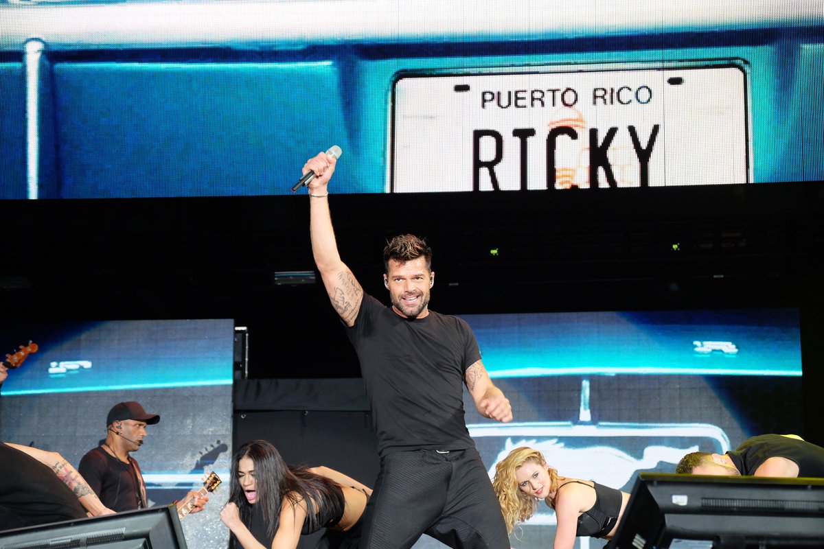 grandslamparty's tweet photo. En tarima @ricky_martin abriendo la fiesta latina más grande del año. #GSPartyLatino https://t.co/a35qdgAj4s