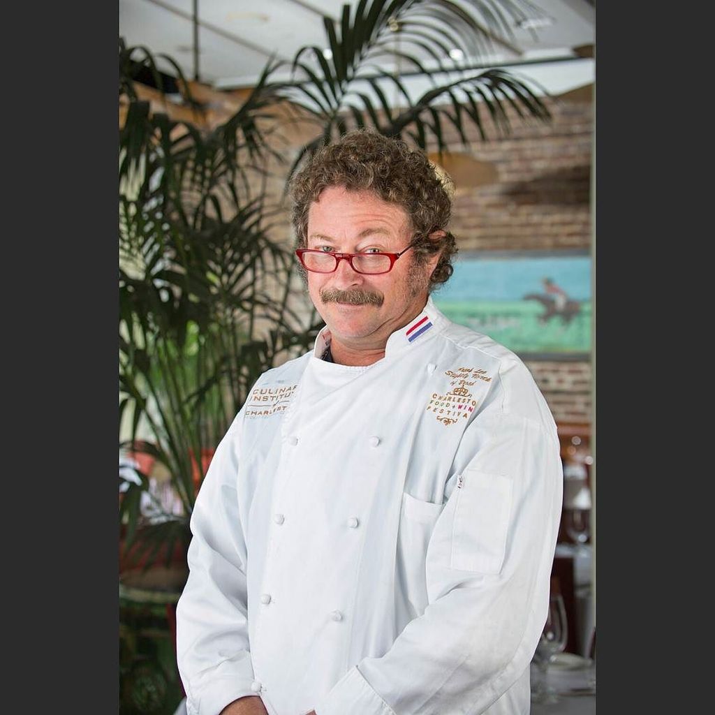 pecheney's tweet photo. Chef Frank Lee
@snobchs @jwkpec
#charleston#southcarolina #843 #chseats #chefshots #portraits#chefs https://t.co/qzmasZ6oZA