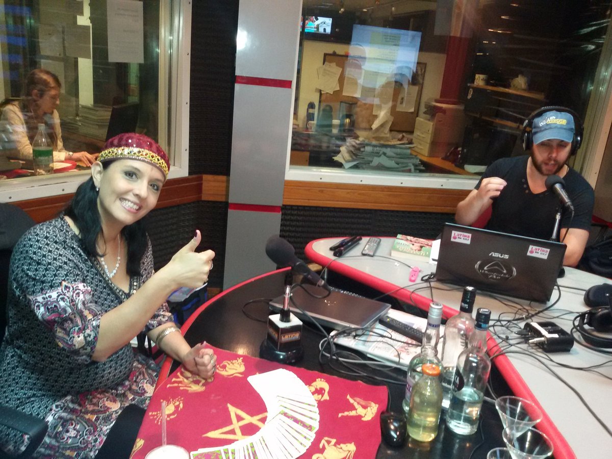 Jimena_LaTorre's tweet photo. Ya estamos en DE latina RADIO FM 101.1 ...hasta dentro de un rato mas. ..@RadioLatina1011 https://t.co/wSTnSwFrHY