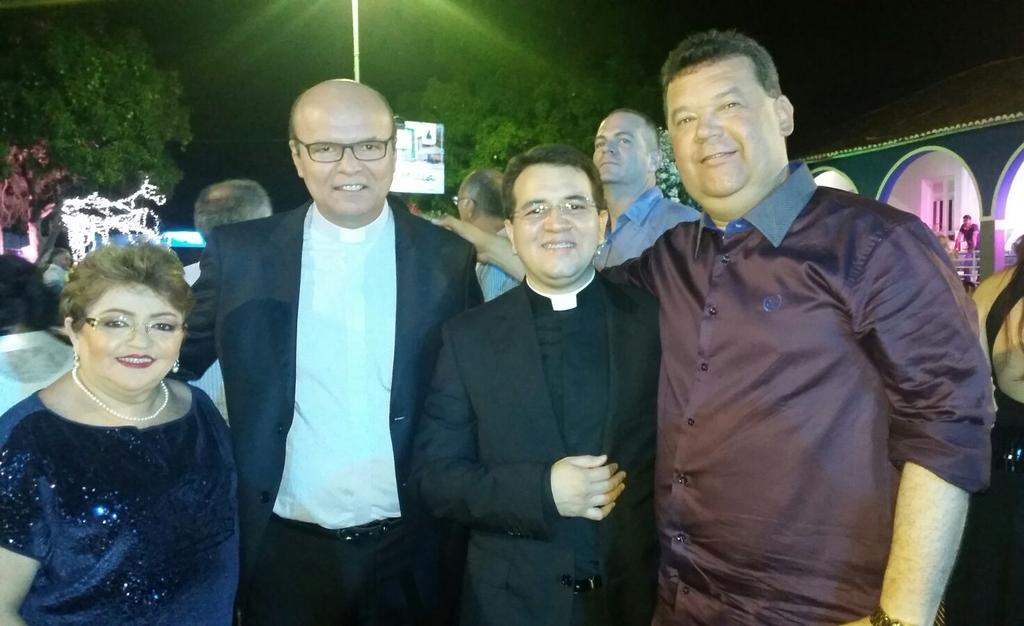 VereadoraIzabel's tweet photo. Festa de 115 anos do Diocesano Santa Luzia. Registro com Pe. Flávio, Pe. Charles e o Vereador @jorionogueira . https://t.co/AnfsqHl2Uj