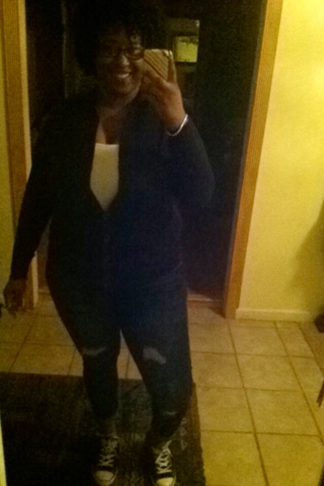 takemy_Love20's tweet photo. It's Dark But Still Cute 💁💅😍 #tonightthings https://t.co/jypmNkxhFG