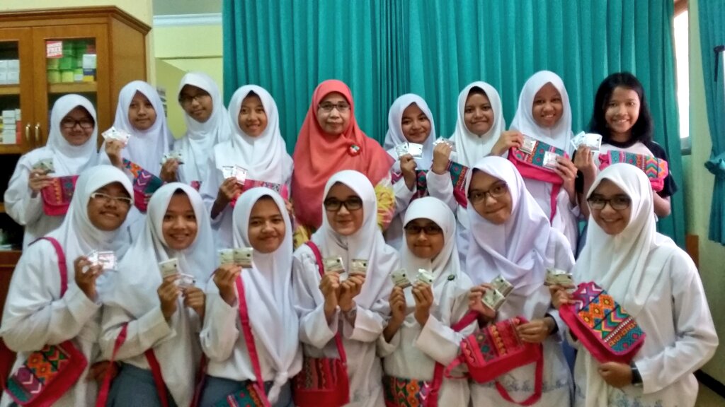 Terima kasih dinas kesehatan sdh datang ke sma 2 depok, penyuluhan dan cek hemoglobin nya 😊 sgt bermanfaat👍(27/11)