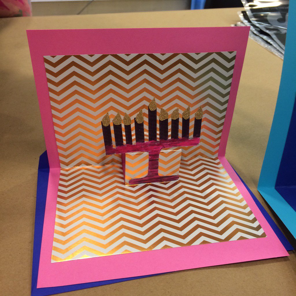 SusannahWBrown's tweet image. Holiday Card Workshop @cooperhewitt with book artist Esther K. Smith and Tea Cocktails #howposterswork #drinkwise