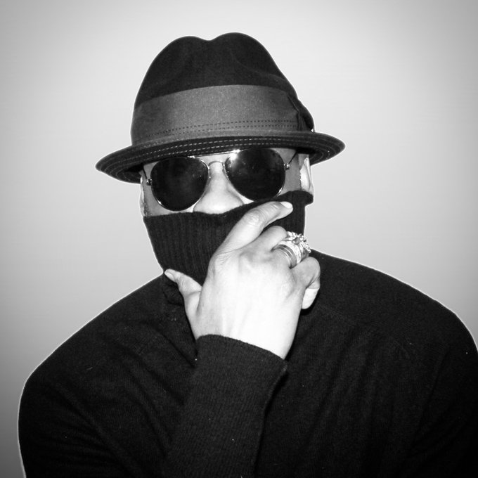 Watch ♕MelvinJamesFilmworks's leaked NSFW photo on TwXstars