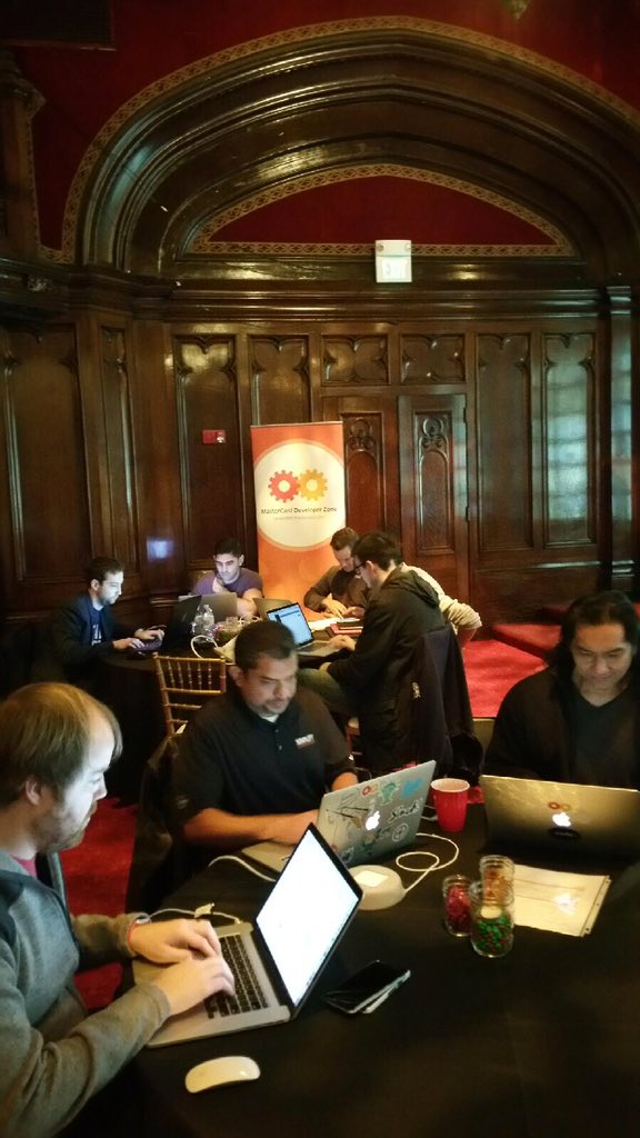 debbiebarta's tweet image. Master engineers crankin&apos; away at #MastersofCode finale @siddii @hospadam @simplifycom @MasterCardDev