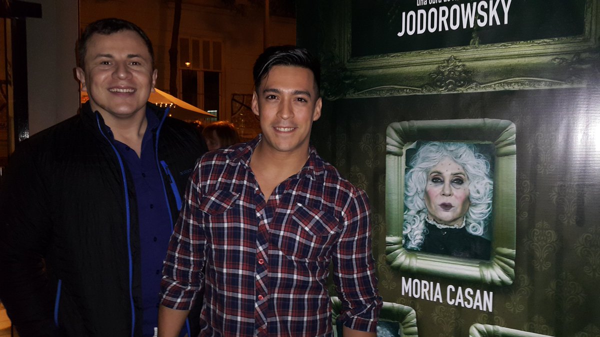 Las3Viejas's tweet photo. Bienvenidos @hugoavilashow y @MoliniersReal a @Las3Viejas  👏👏👏 https://t.co/vFTfdEoszw
