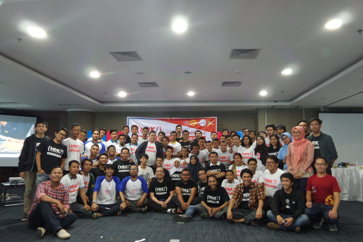 sahabatICW's tweet photo. Terimakash ats partisipasi smwnya (pic: sluruh peserta&panitia) #HackathonMDK3 #GakPakeKorupsi #prung2015 #HAKI2015 https://t.co/IQKlQe0yRO