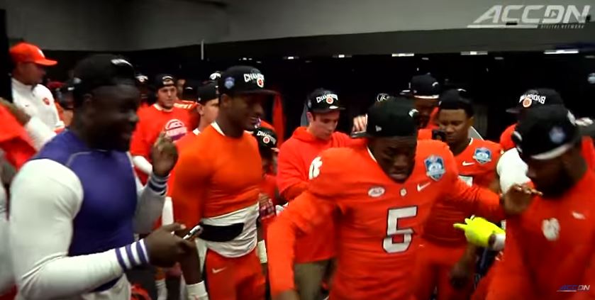 ClemsonTigerNet's tweet photo. WATCH: Deshaun Watson &amp; Teammates Locker Room Dance Party: https://t.co/GnQDcr03mT #Clemson https://t.co/M1LowIw4QP