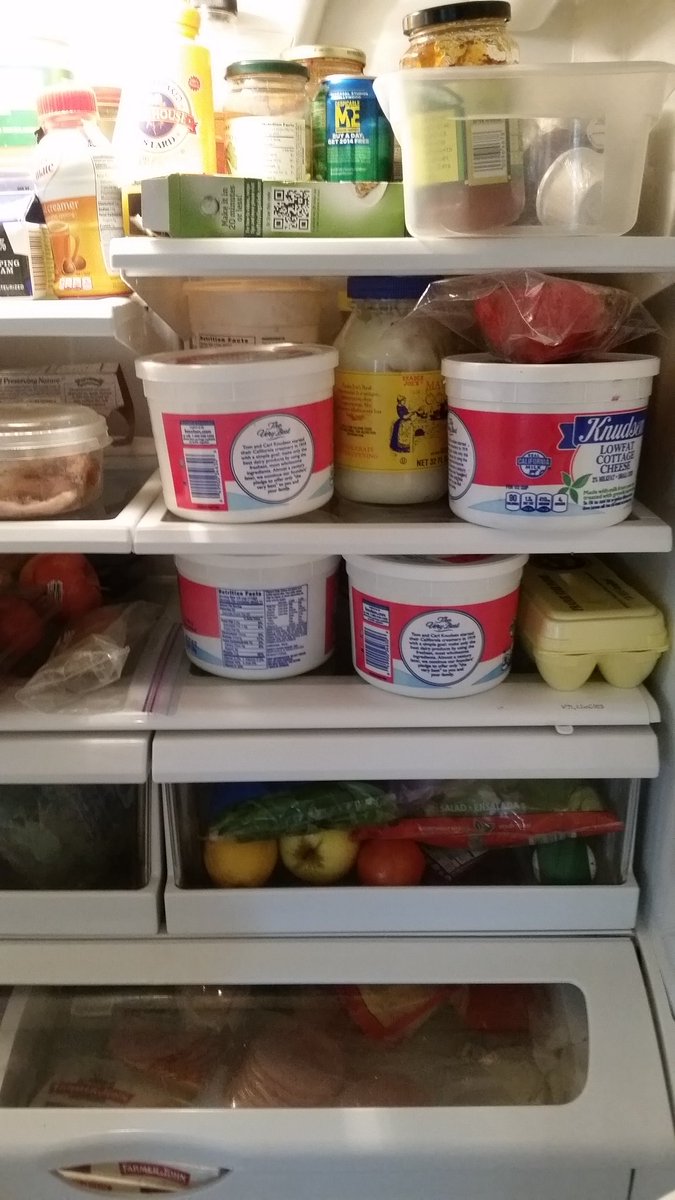 V__Lavin's tweet photo. The question is which one actually has cottage cheese and which have mystery stews. #foreignkidproblems https://t.co/dXtYx0Ipu1