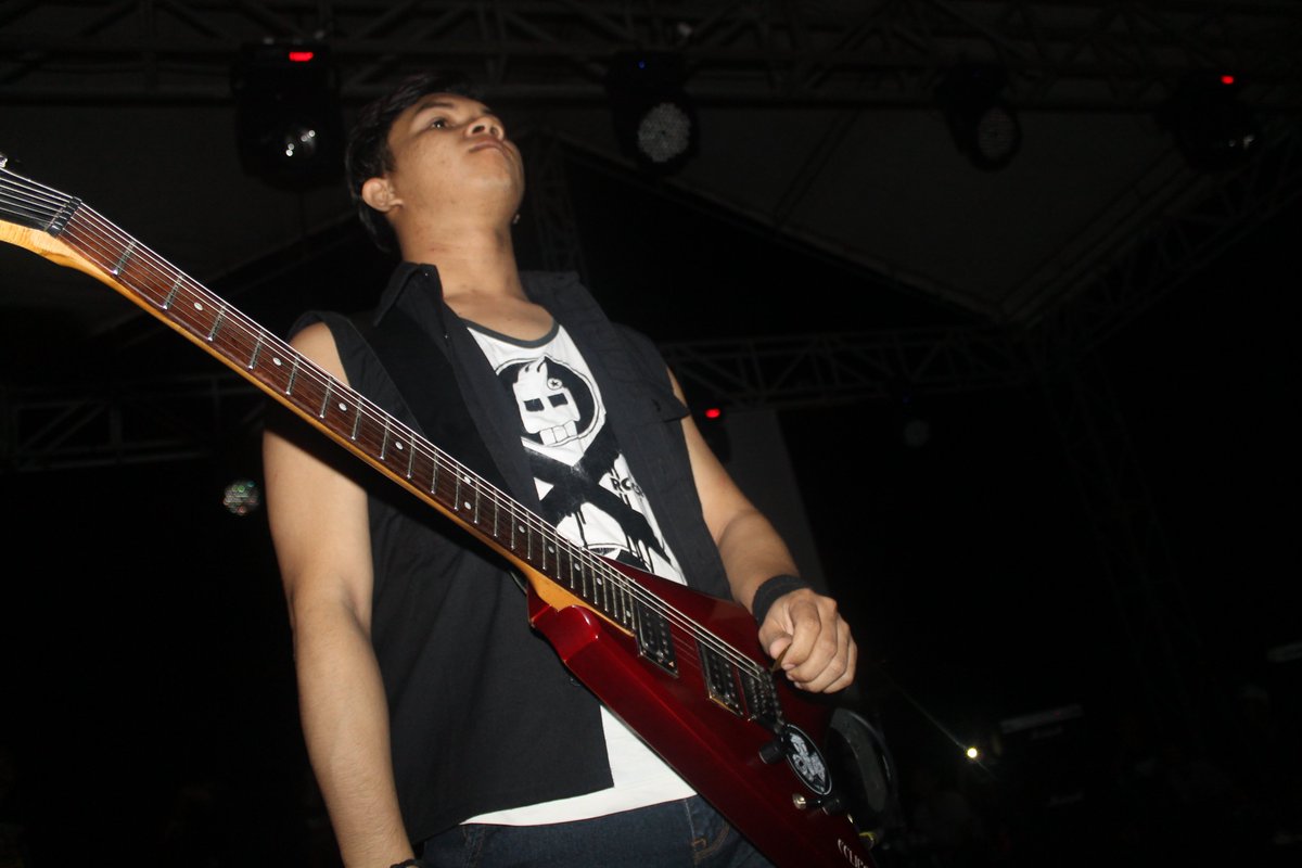 Last Night live in palu bergejolak #2 @iwhan_Rezim