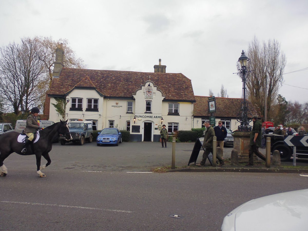 CamHuntSabs's tweet photo. The Duncombe Arms https://t.co/G4xoZ55io9 hosted #Cambridgeshire #Hunt yesterday - supporting #Wildlifecrime https://t.co/dyp45XYbkf