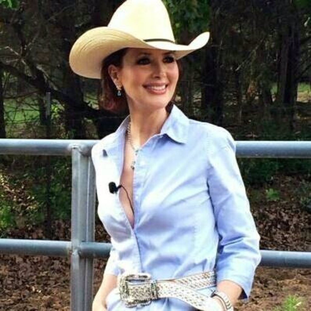   From the other side of the DFW Metroplex, a BIG HAPPY BIRTHDAY to Janine Turner.   