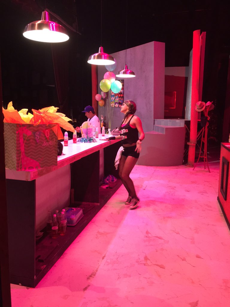 Mónica Pastrana (@monicapastrana) on Twitter photo Betty!#menandthecity El Show! Gracias <a href="/berengeno_/">Jorge Castro</a> por la fotooo!Función #13 gracias a ustedes público!! #agradecida Betty!#menandthecity El Show! Gracias <a href="/berengeno_/">Jorge Castro</a> por la fotooo!Función #13 gracias a ustedes público!! #agradecida