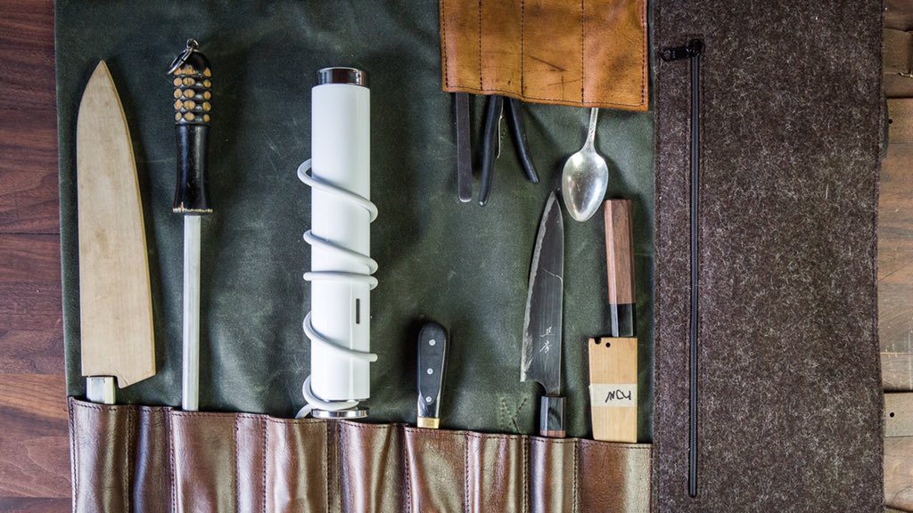 ChefSteps on Twitter: "Joule tucks right into your knife roll and works any pot. Preorder today and save $100. https://t.co/XeUBEoZgLL https://t.co/6AFqPYeswQ" / Twitter