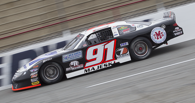 Starting lineup for Sunday's #SnowballDerby at <a href="/5FlagsSpeedway/">5 Flags Speedway</a>: speed51.com/starting-lineu…