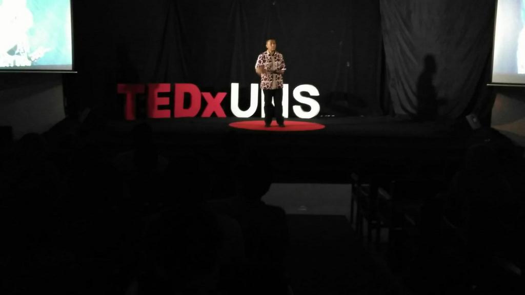 Suatu saat ijazah bisa robek dan hancur. Satu-satunya yang abadi KARAKTER <a href="/ErieSudewoID/">Erie Sudewo</a>  #TEDxUNSSymphonyofIdeas
