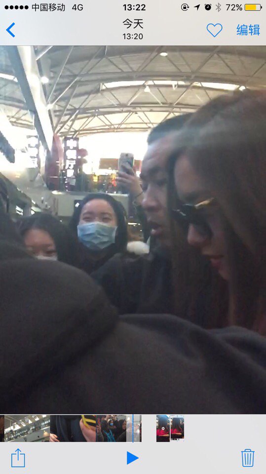 [PIC][06-12-2015]YoonA trở về Hàn Quốc vào chiều nay CVhNy7MUsAA96at