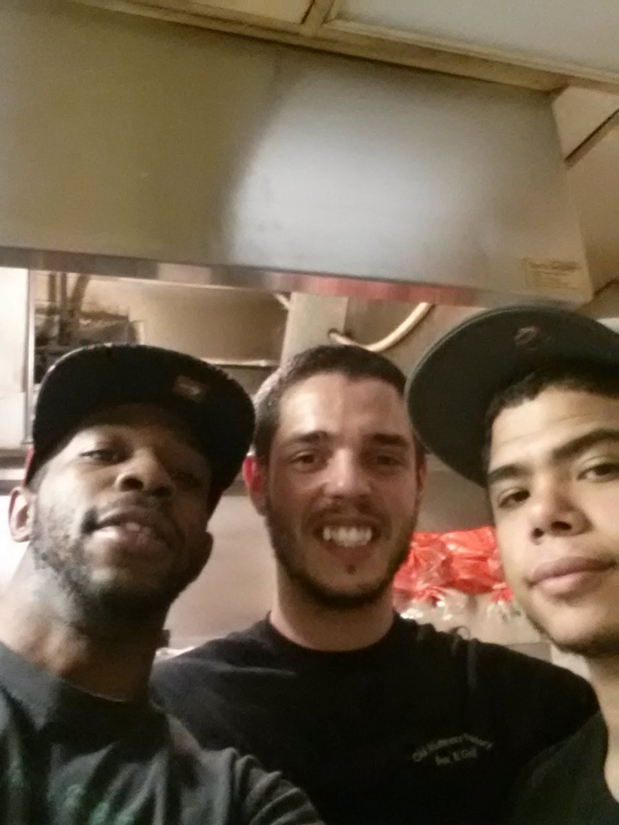 Crown_Kitchen's tweet photo. The Crown Kitchen Crew!!! https://t.co/FsQMdgBayM