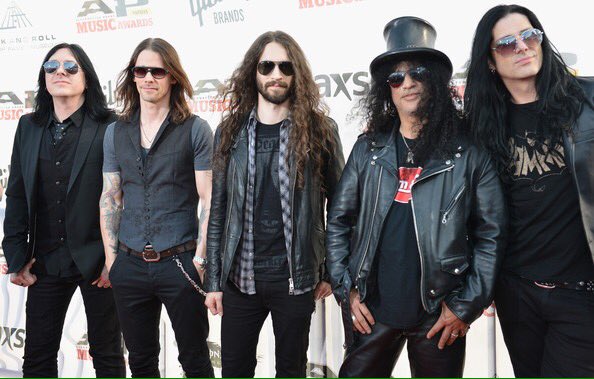 ElizeSlasher's tweet photo. En muchas bandas estuviste, lo único que vale es que triunfaste como músico 🎩🎸🎶❤️ por eso sos lo más @Slash https://t.co/b5Azo3w2RM
