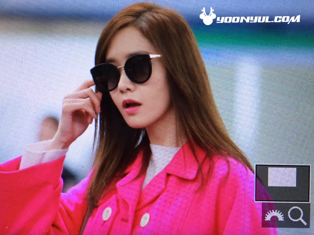 [PIC][06-12-2015]YoonA trở về Hàn Quốc vào chiều nay CVhVHRlXAAApnIi