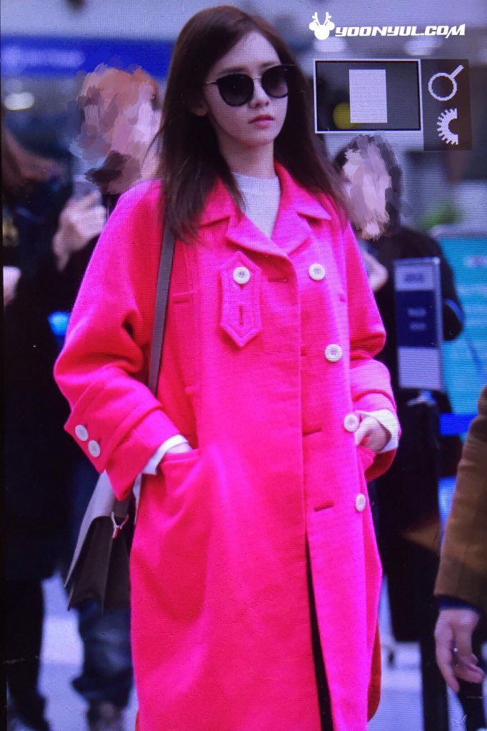 [PIC][06-12-2015]YoonA trở về Hàn Quốc vào chiều nay CVhVUIjXIAAwFER