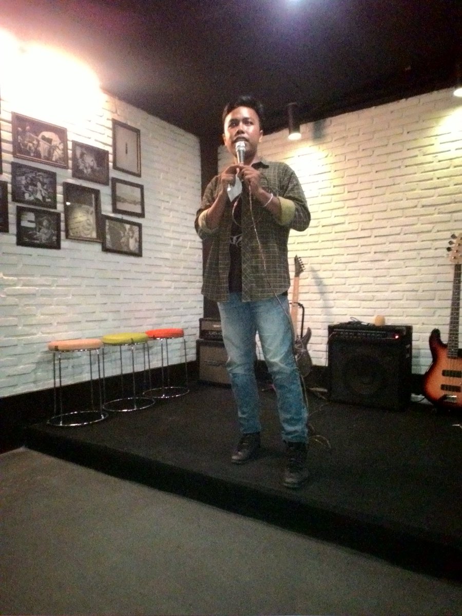 Nah ini dia manusia terganteng sejagad raya, bang <a href="/SabriOji/">Oji</a> mengambil alih per-MC-an.