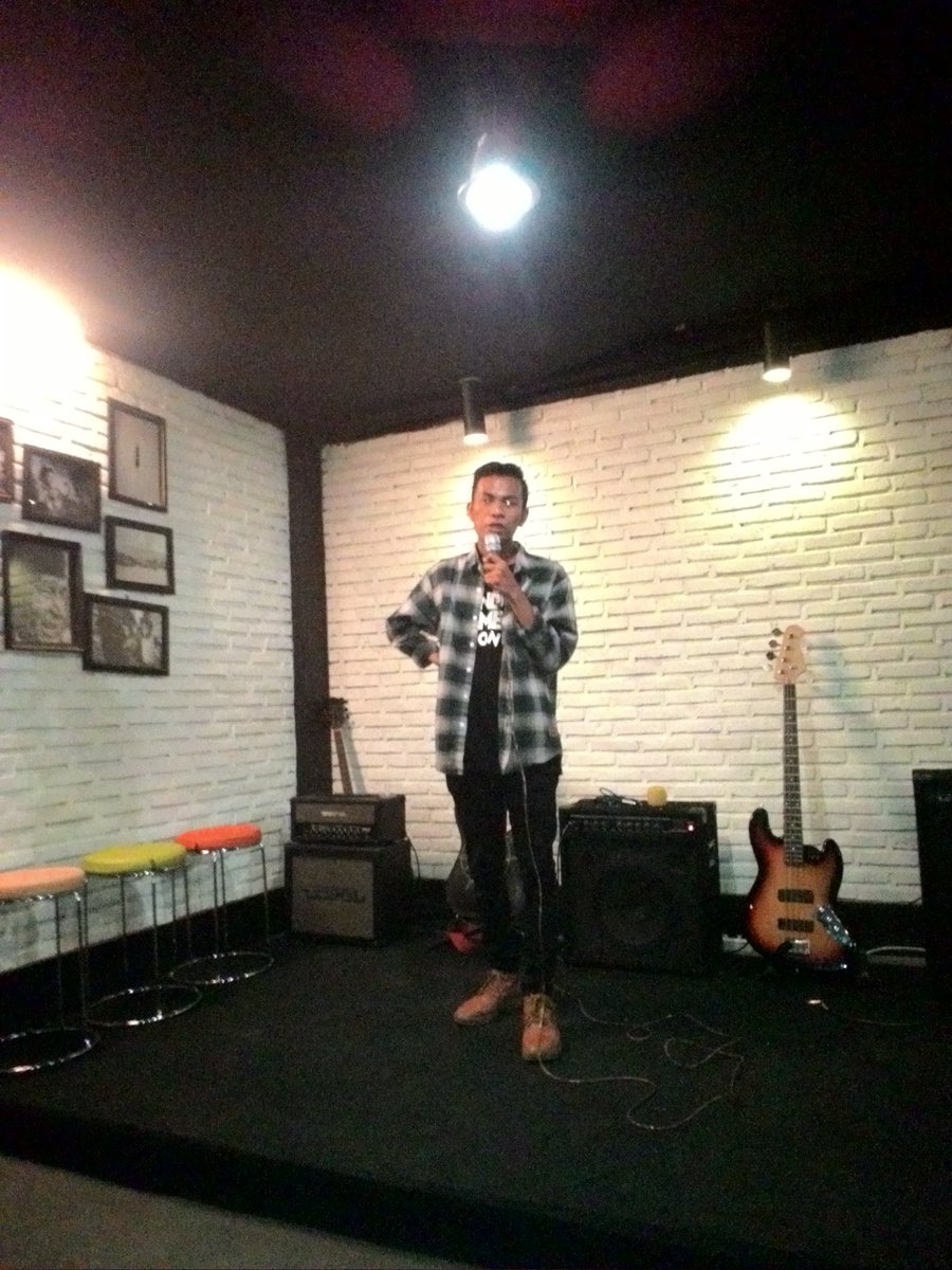 <a href="/icchank_ishaq/">icchank_ishaq</a> di sini pemirsa. Terlahat bercahayaa. . . LAMPUNYA.