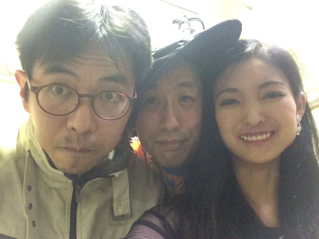 2015/12/05 ユニット「三木聖香 と ひんでん」、新宿Golden eggにてPAINT YOUR TEETHに出演。春井環二さん(お客さん)を交えて。 2015/12/05 ユニット「三木聖香 と ひんでん」、新宿Golden eggにてPAINT YOUR TEETHに出演。春井環二さん(お客さん)を交えて。