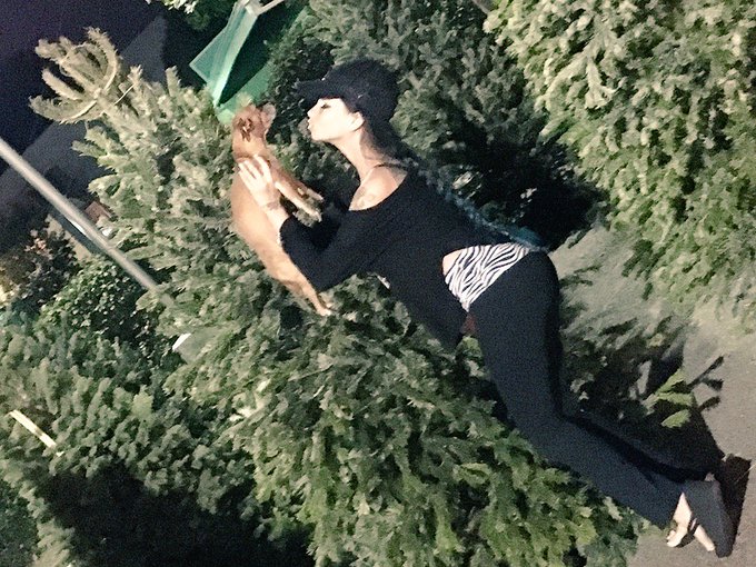 Needed to stretch a little to heal faster! There's nothing to bring ones spirits up like copin a XMAS<a href="/tag/theabbey"class="tags"><span>#theabbey</span></a><a href="/tag/raybaybay"class="tags"><span>#raybaybay</span></a>