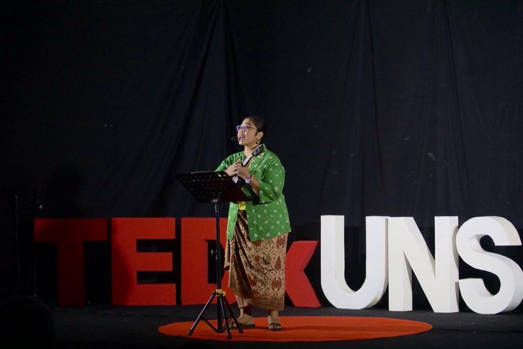 Berpijak pada ketekunan pasti akan sampai pada tujuan - <a href="/Endah_Laras/">Endah Laras</a> -