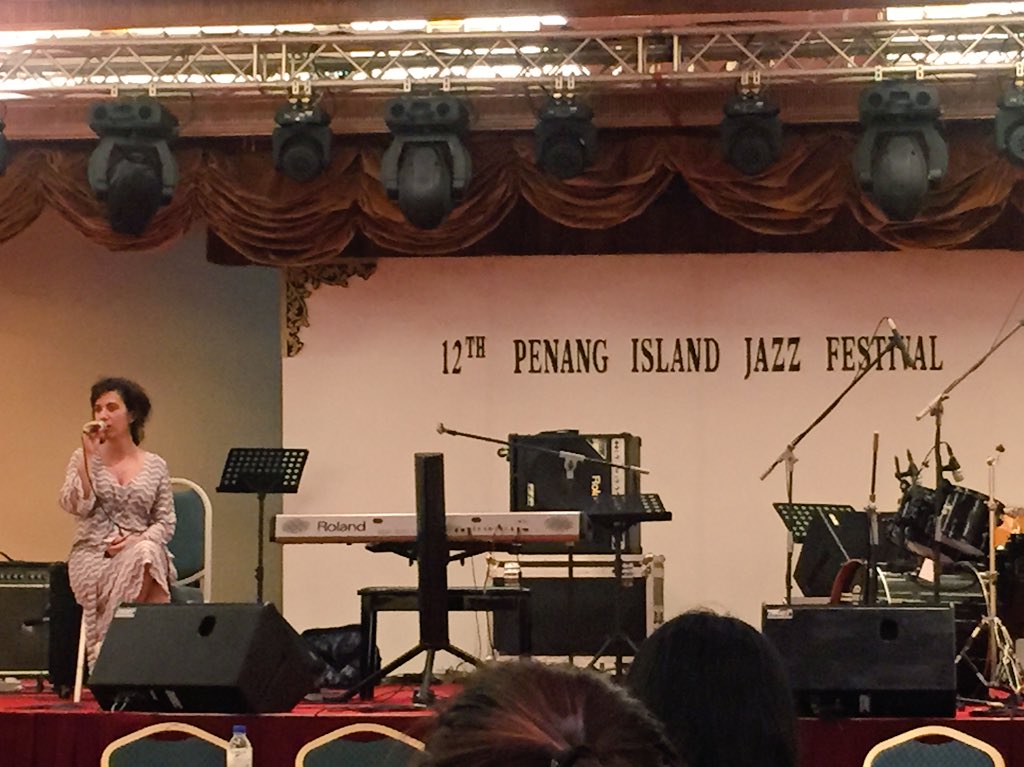 myBritishArts's tweet photo. Great insight into @juliabiel's music at the workshop! Come join us for the main stage concert tonight #PIJF2015 https://t.co/5UDkYfTLiR