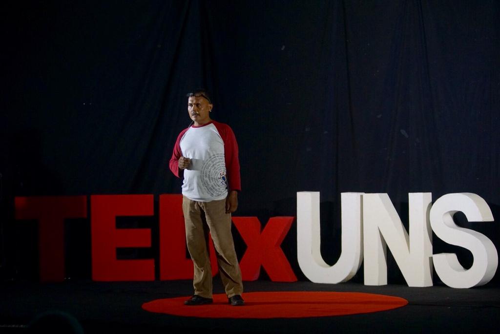 Mari bersama mewujudkan pendidikan indonesia menjadi lebih cerah -Suyudi-