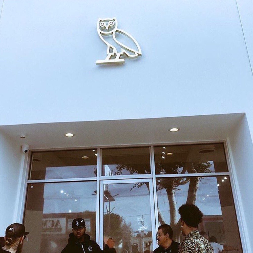 vaginaIntrelock's tweet photo. Drake opened an OVO store! https://t.co/TGst7PELOj