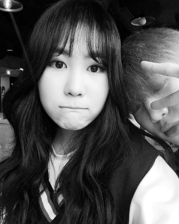 QuinnBB97's tweet photo. เป็นคนที่มีรูปคู่กะผู้หญิงละไม่ดราม่า 55555+
น่ารักกก 
#BamMinTV  #MinBam https://t.co/oyhVjs7mXz