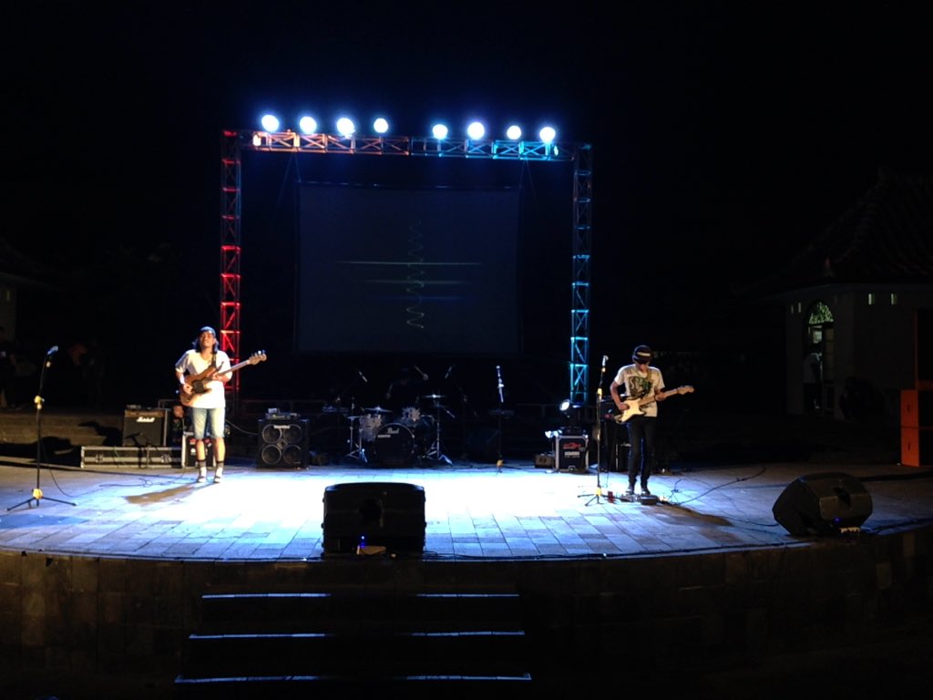 live performing <a href="/exposit_/">EXPOSIT</a> "Djogja Kembali Konser"
#djogjabanget2015
#mabesmusikuad