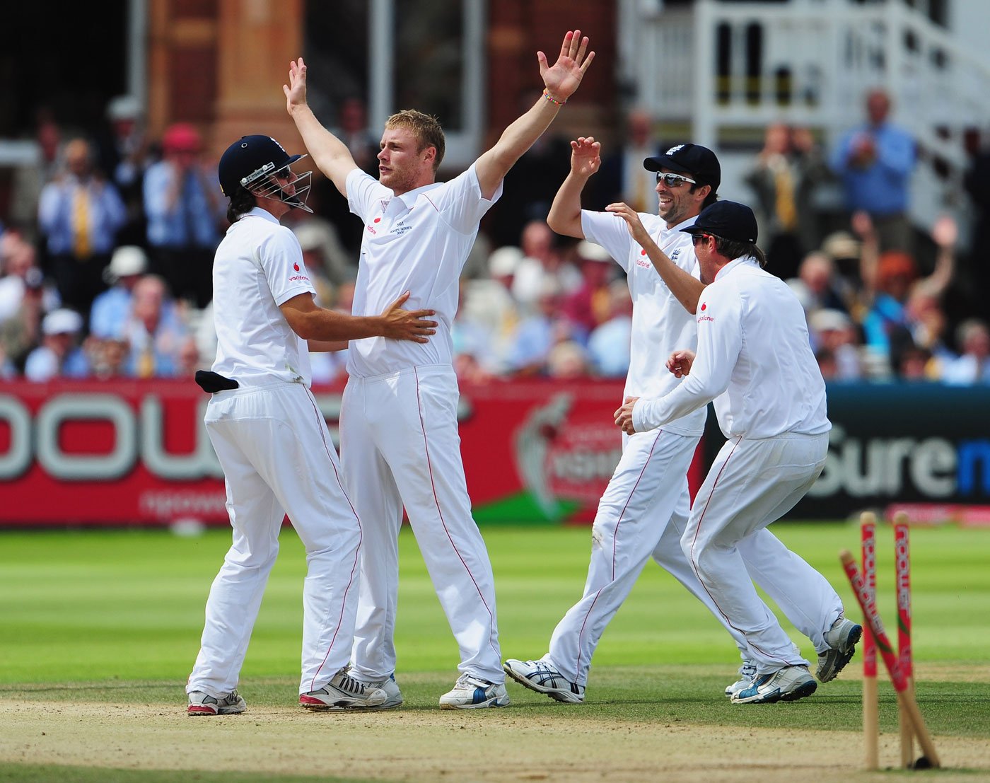 Happy 38th birthday to one of the best all-rounders has ever seen- Andrew Flintoff ! 