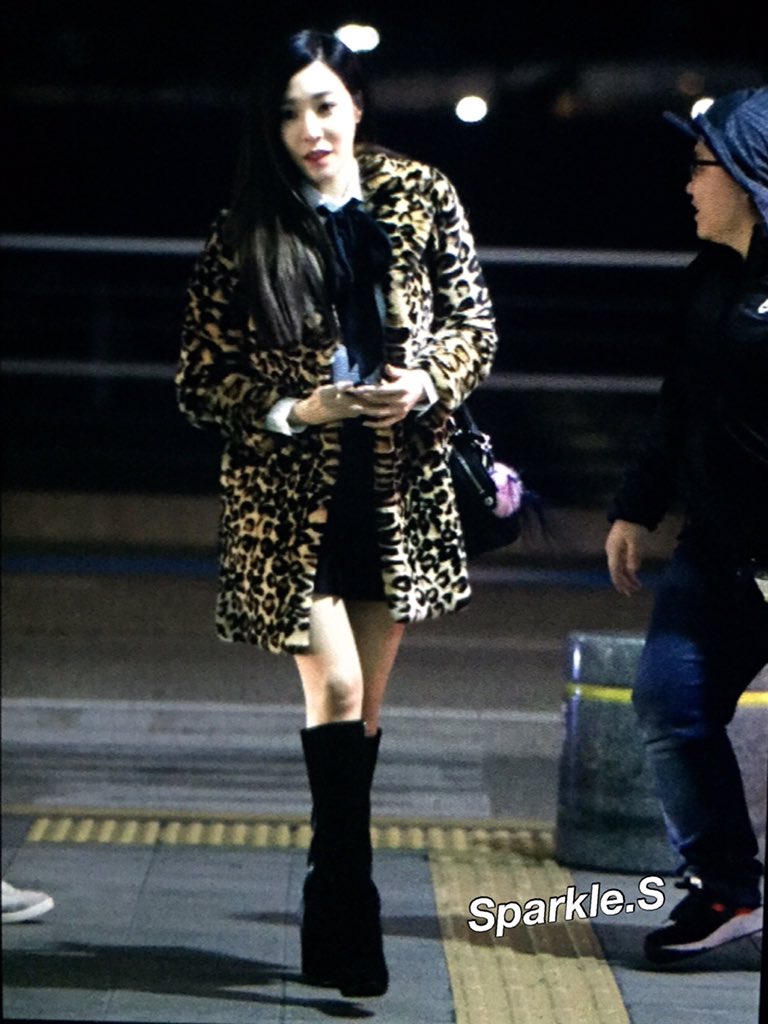 [PIC][06-12-2015]TaeTiSeo xuất phát đi Singappore để tham dự "Influence Asia 2015" vào tối nay CViD1bzUsAA98DU