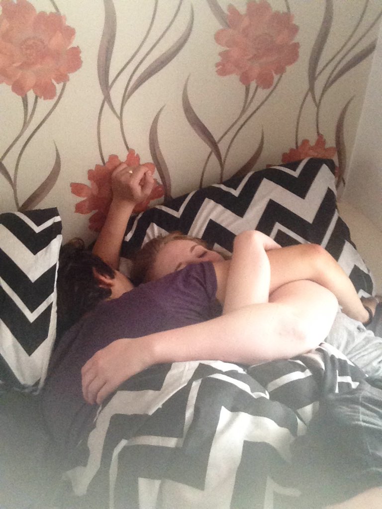 Qigals's tweet photo. @Hattiethepirate @HarrisBard @SullyMuffin #thirdwheelingit https://t.co/NJ5puNcfGr
