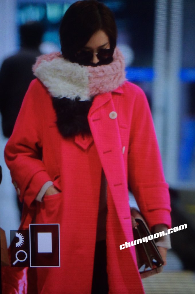 [PIC][06-12-2015]YoonA trở về Hàn Quốc vào chiều nay CViEZoyUsAArQne